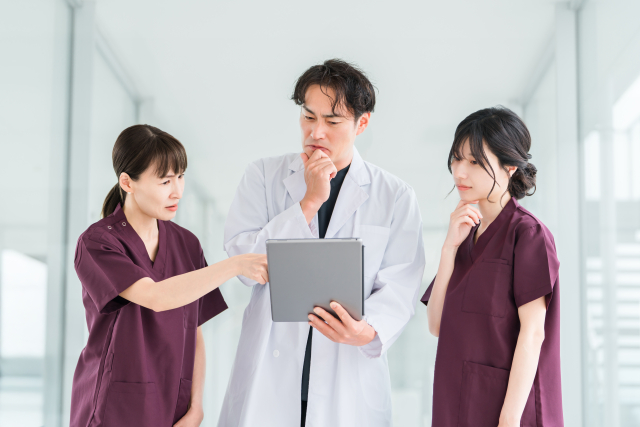 考える医師たち
